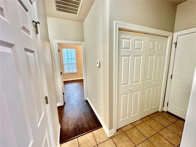 Building Photo - 2846 Eaglecrest Cir