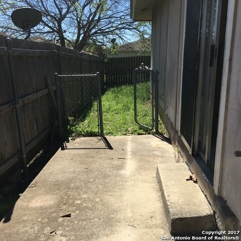 Building Photo - 5011 Sommerdale