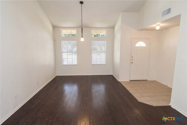 Building Photo - 5611 Bertha Dr