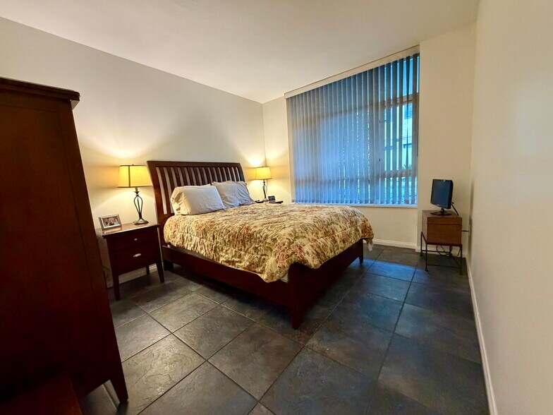 Building Photo - 850 Beech St