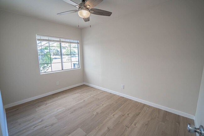 Building Photo - COMING SOON! 2 Bedroom Single Story in San...