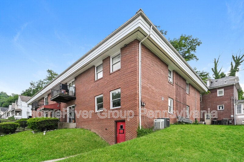 Building Photo - 901 Crescent Ave