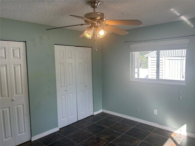 Building Photo - 10845 Del Prado Dr E