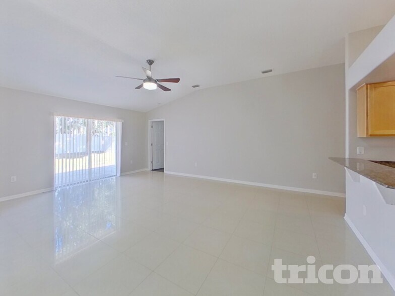 Building Photo - 31017 Stone Arch Ave