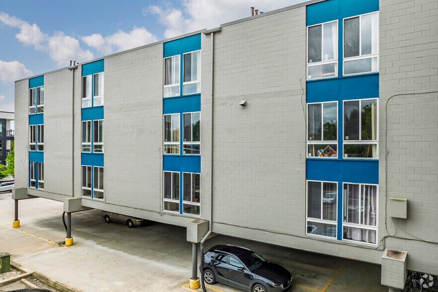 Building Photo - Tradewind Apartments