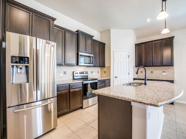 Building Photo - 6210 Katy Star