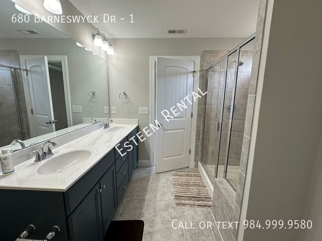 Building Photo - 680 Barneswyck Dr