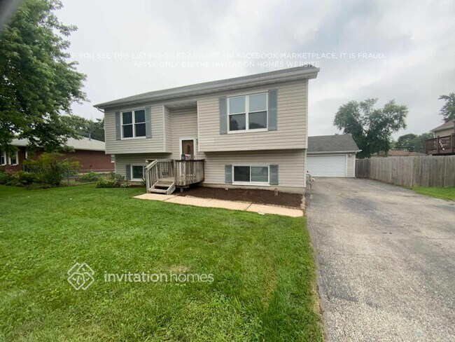Building Photo - 833 N Elmwood Dr
