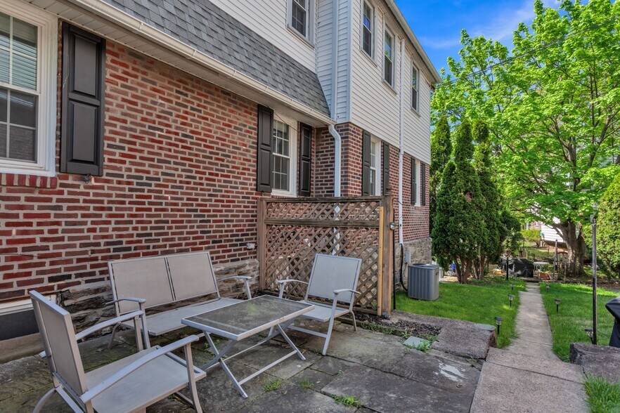 Side Patio with seating - 2314 Bryn Mawr Ave