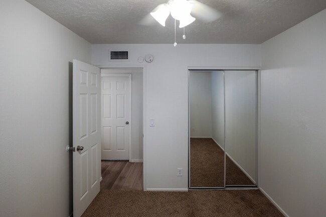 Building Photo - 328 E Dunbar Dr