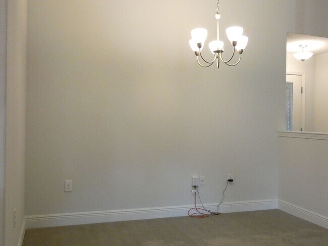 Building Photo - Spacious Home - Ashley Place