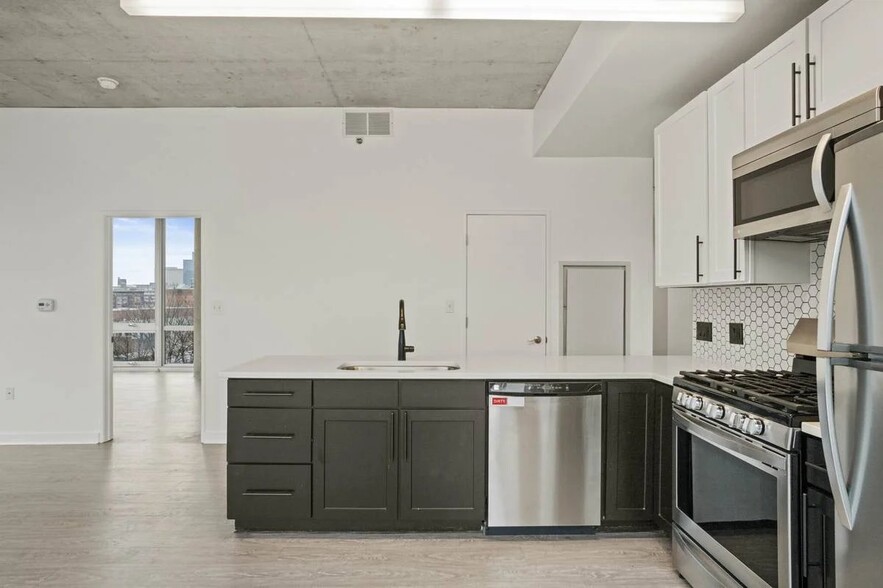 Building Photo - 1477 S State St