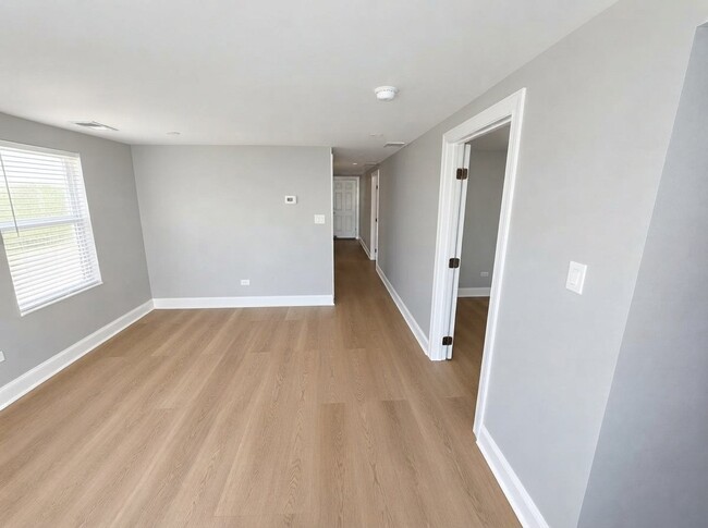 Building Photo - 1504 Grove Ave