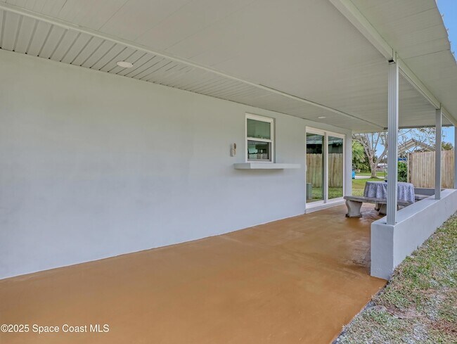 Building Photo - 872 Sadnet Cir NE
