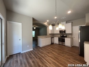 Building Photo - 2075 Silver Oaks