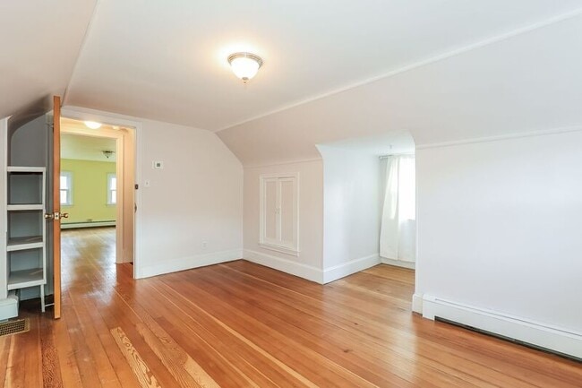 Building Photo - 525 Lonely Cottage Rd