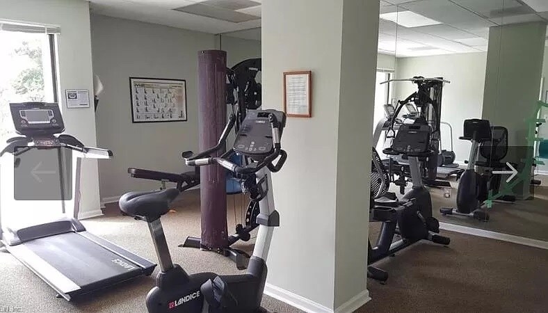 Building Photo - 7501 River Rd