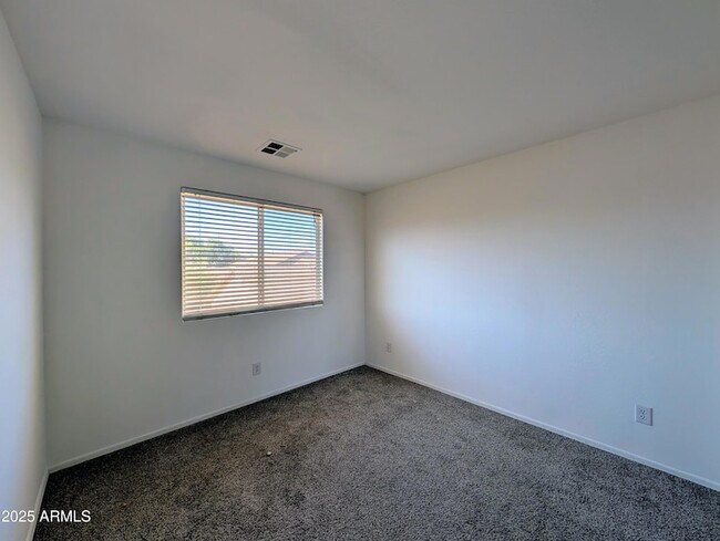 Building Photo - 3848 E Pollack St