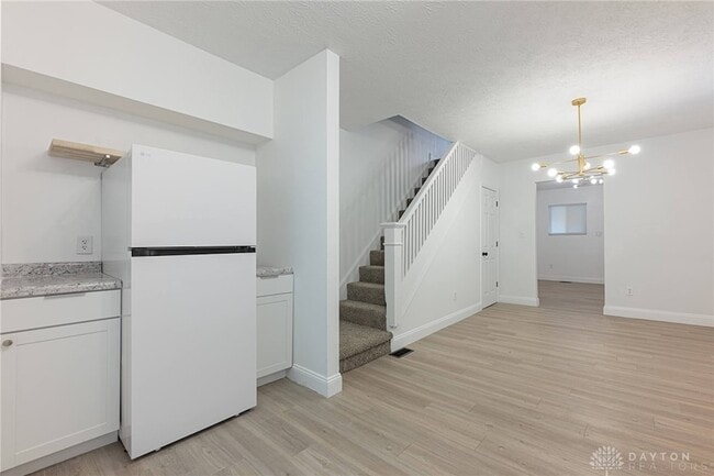 Building Photo - 321 Deeds Ave