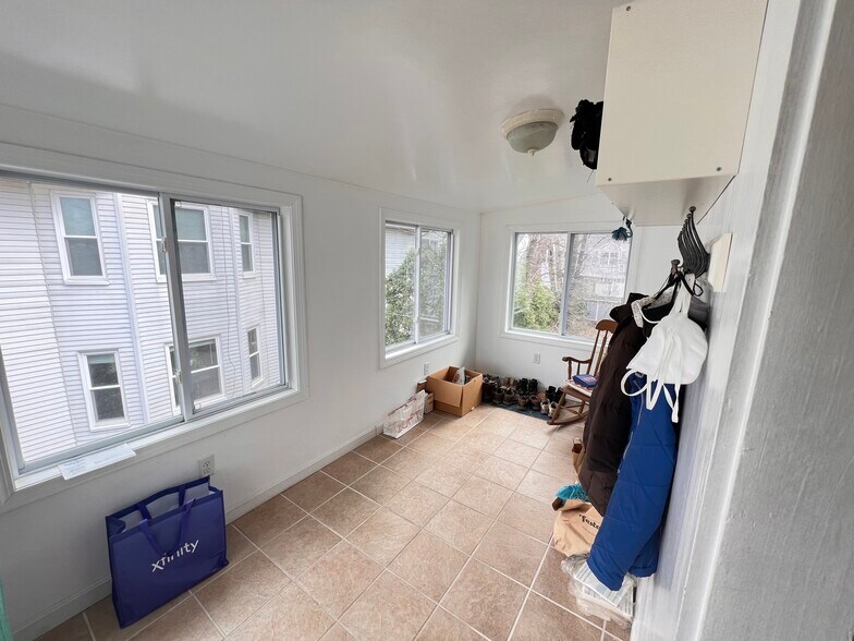 sunroom or mudroom - 311 Waverley Ave