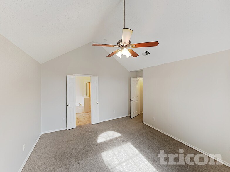 Building Photo - 1415 Develon Dr