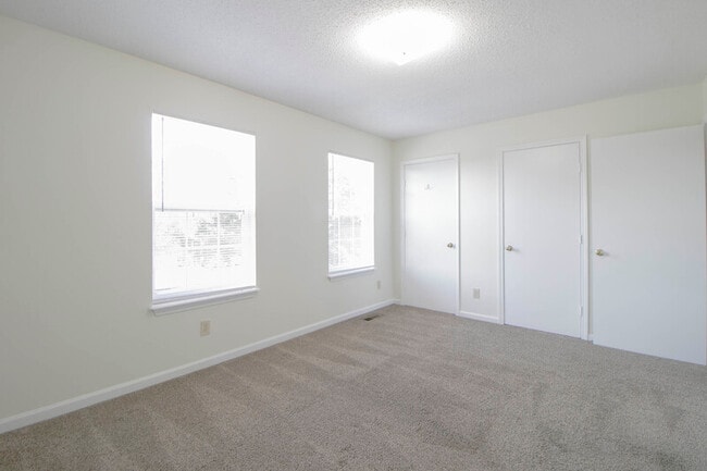 Building Photo - 2006 Tynewood Dr