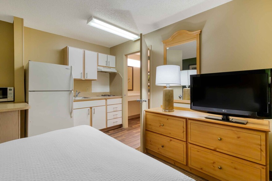 Building Photo - Furnished Studio-San Antonio - Airport