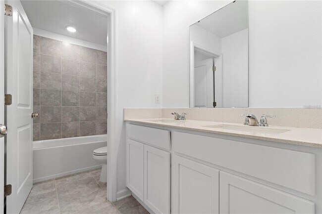 Building Photo - 1028 Holden Wy