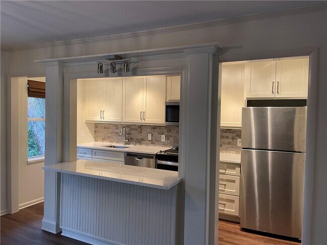 Building Photo - 800 Mallery St