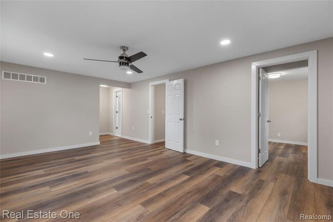 Building Photo - 5842 Marble Dr