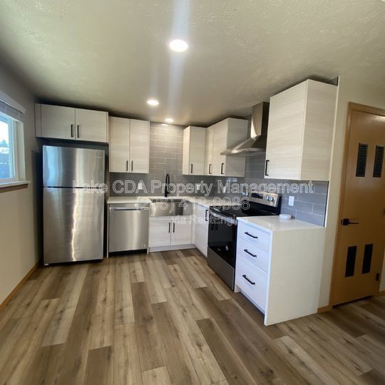 Building Photo - 1617 E 3rd Ave