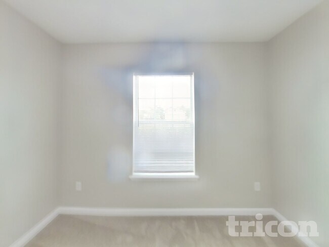 Building Photo - 12034 Alexandra Dr