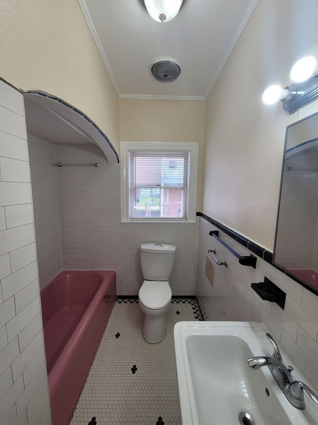 Building Photo - 4919 Avenue O