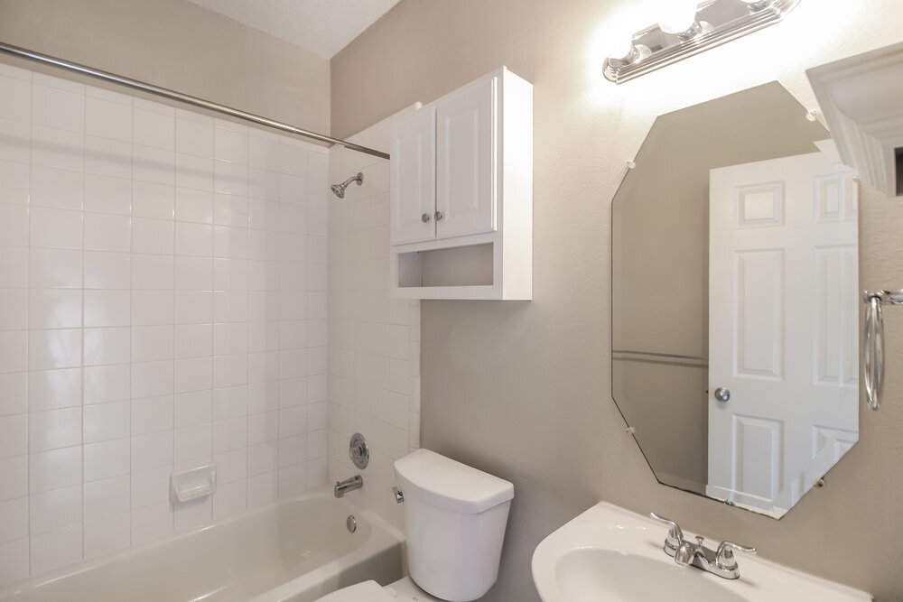 Building Photo - 828 Pinnacle Cir