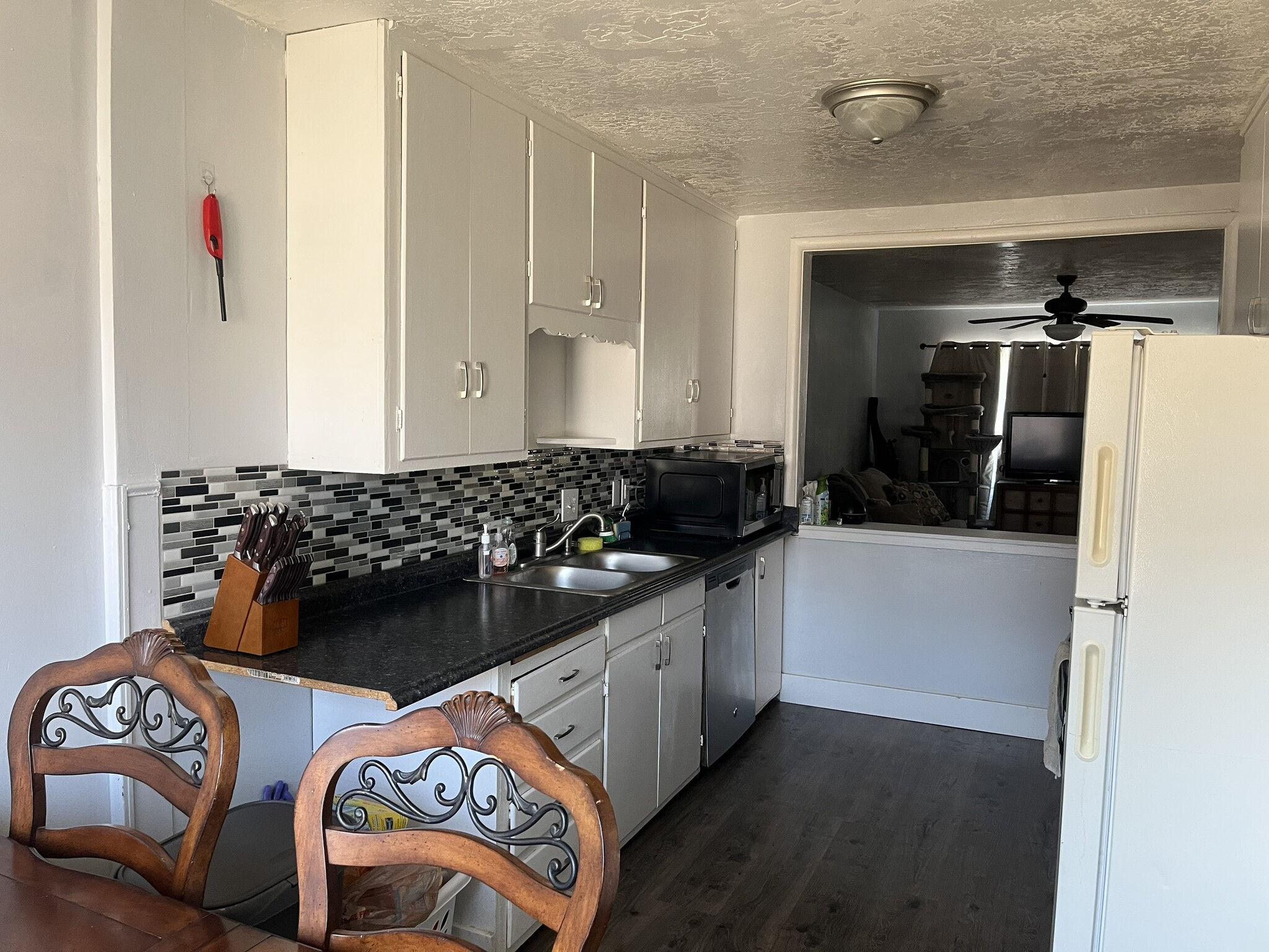 Building Photo - 356 E 200 S