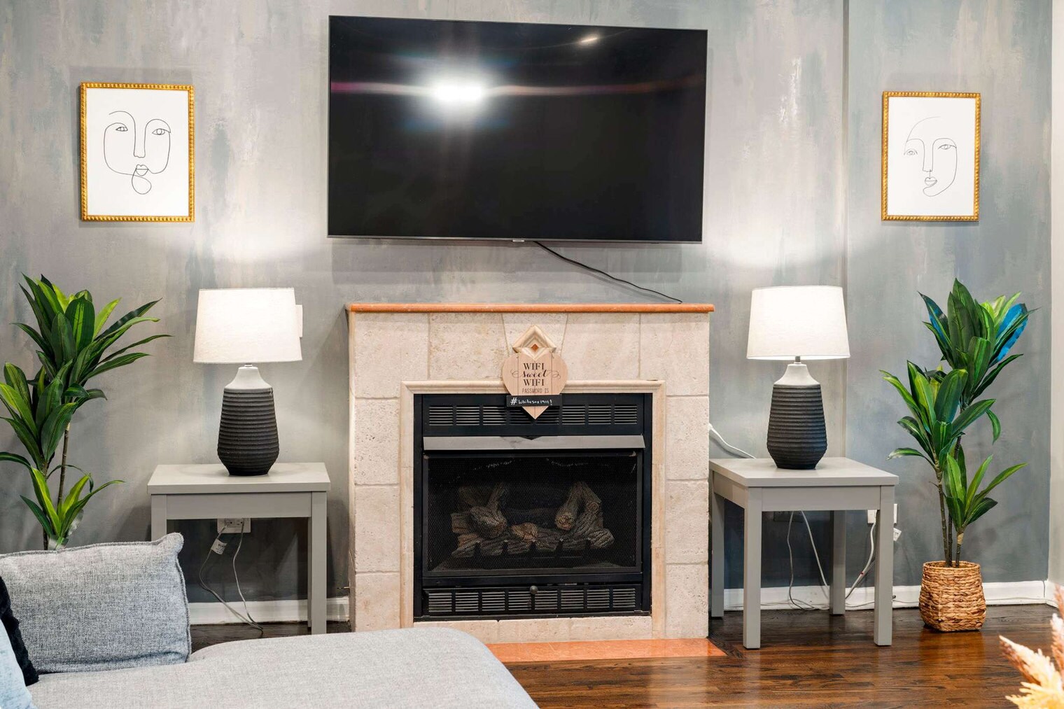 Building Photo - 1909 S Michigan Ave