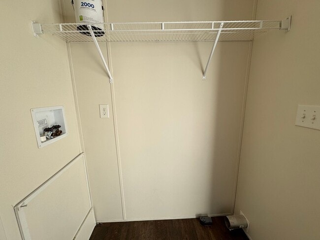 Building Photo - Remodeled 2 Bedroom, 2 Bathroom home in live Oak