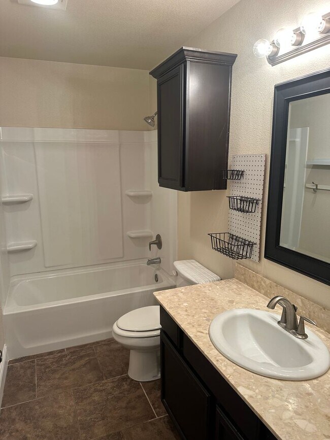 Building Photo - Milwaukee Ridge Gem with Open Living & Resort-Style Amenities
