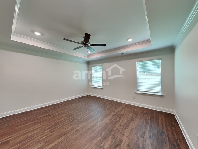 Building Photo - 639 Rivermist Dr