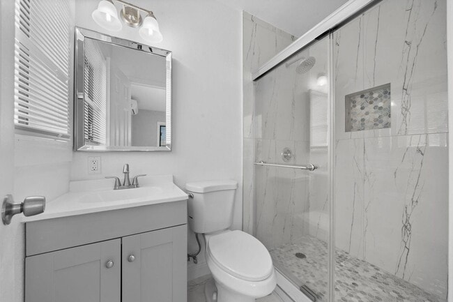 Building Photo - 1300 NW 90th St