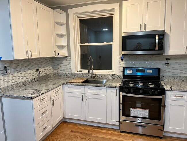 Building Photo - 6134 N Campbell Ave