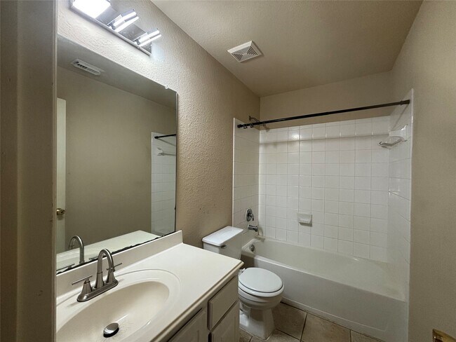 Building Photo - 2727 Chatford Hollow Ln