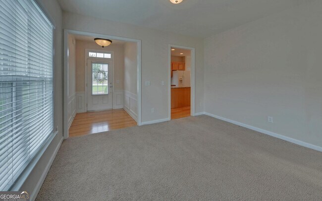 Building Photo - 6218 Azalea Way