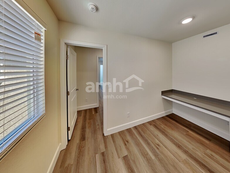 Building Photo - 10335 Bishops Cap St