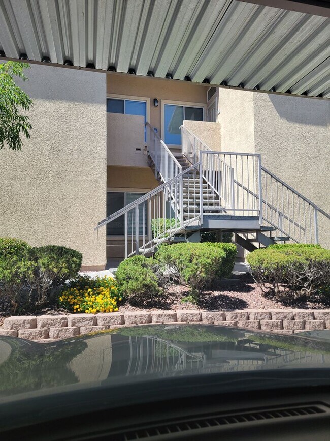Building Photo - 10650 Calico Mountain Ave