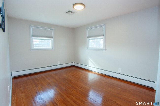 Building Photo - 1 Valley Crest Dr