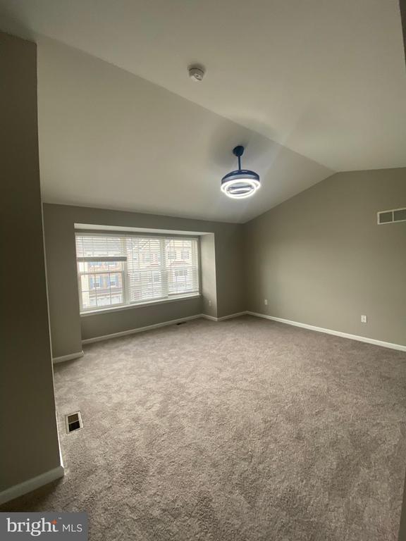 Building Photo - 640 Jacobsen Cir