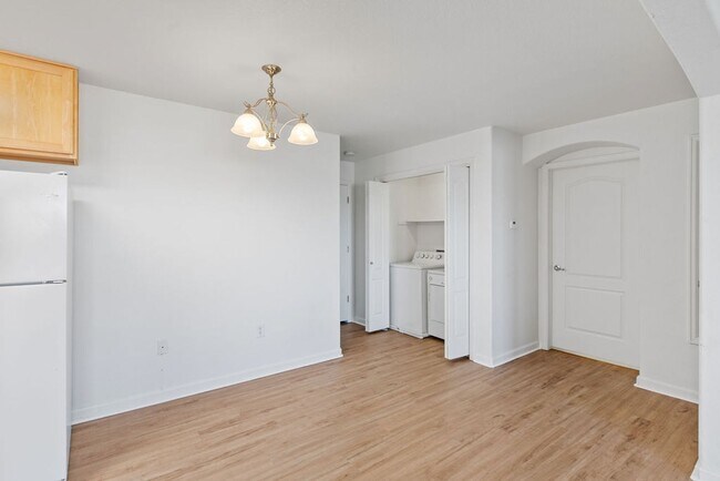 Building Photo - Students Welcome! Bright and Spacious 2-Bedroom, 2-Bath Condo in South Loveland