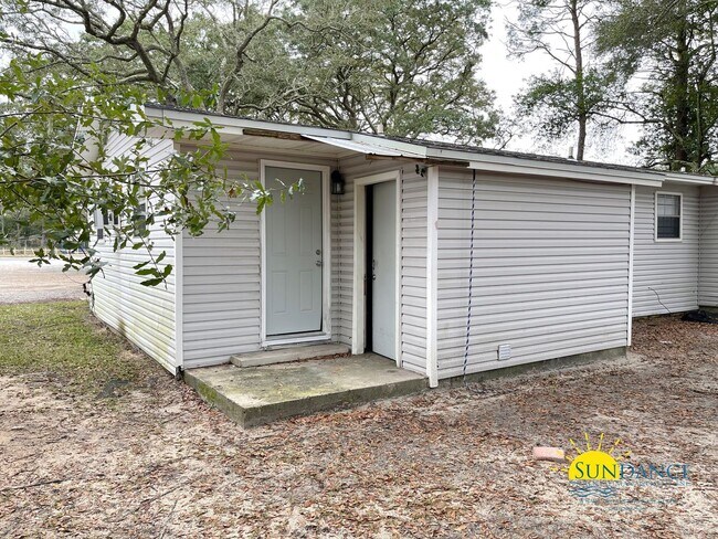 Building Photo - Great 2 Bedroom Unit in Fort Walton Beach