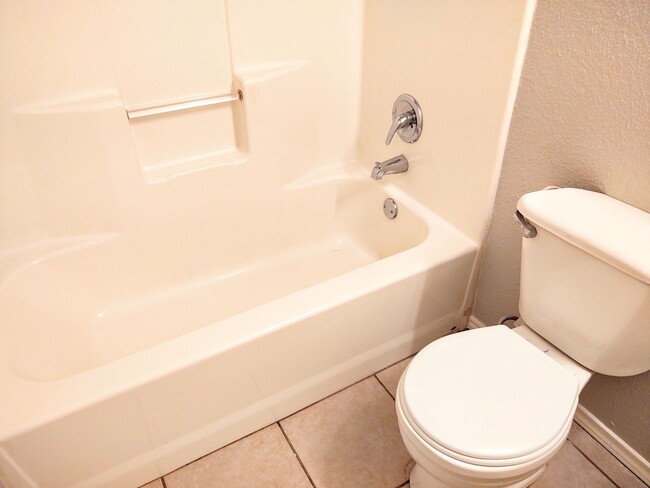 Building Photo - Completely refurbished home walking distan...